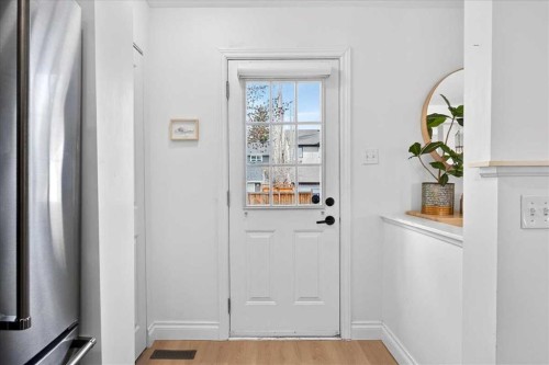 4641 20 Street Sw, Calgary, AB - Indoor Photo Showing Other Room