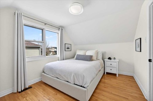 4641 20 Street Sw, Calgary, AB - Indoor Photo Showing Bedroom