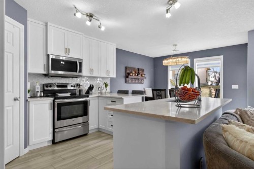 216 Royal Crest View Nw, Calgary, AB - Indoor Photo Showing Kitchen