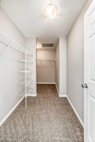 35 Lucas Terrace Nw, Calgary, AB - Indoor