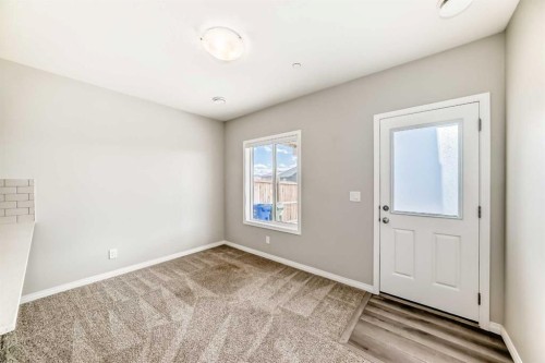 35 Lucas Terrace Nw, Calgary, AB - Indoor Photo Showing Other Room