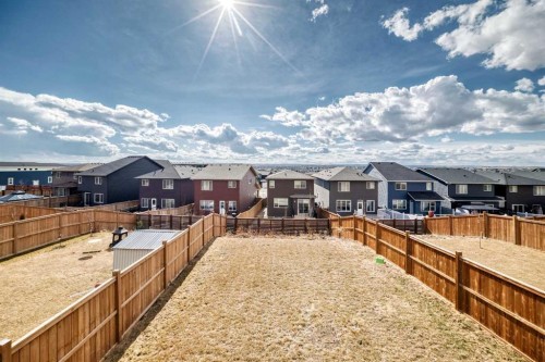 35 Lucas Terrace Nw, Calgary, AB - Outdoor