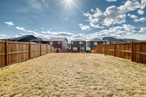 35 Lucas Terrace Nw, Calgary, AB - Outdoor