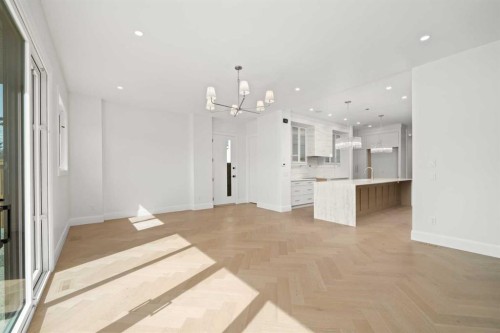 2407 4 Avenue Nw, Calgary, AB - Indoor