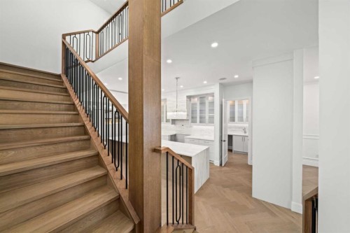 2407 4 Avenue Nw, Calgary, AB - Indoor Photo Showing Other Room