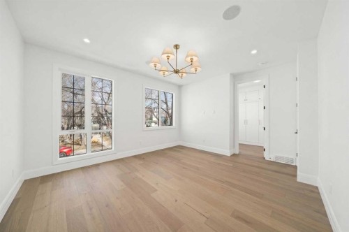 2407 4 Avenue Nw, Calgary, AB - Indoor Photo Showing Bedroom