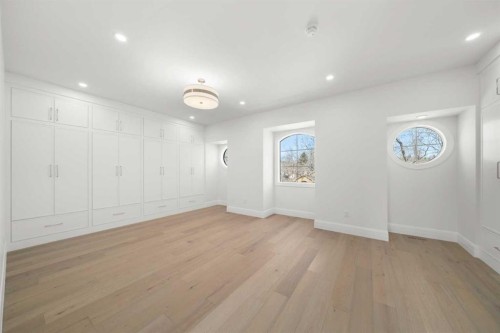 2407 4 Avenue Nw, Calgary, AB - Indoor Photo Showing Other Room