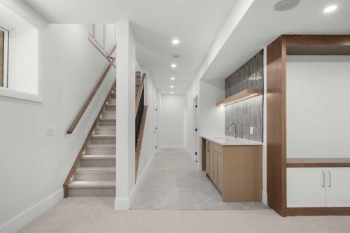 2407 4 Avenue Nw, Calgary, AB - Indoor Photo Showing Other Room