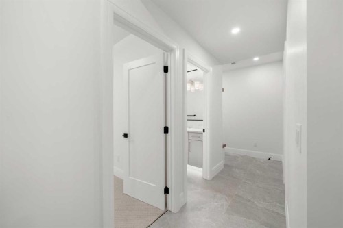 2407 4 Avenue Nw, Calgary, AB - Indoor Photo Showing Other Room