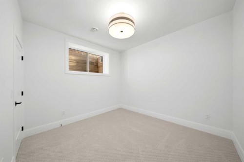 2407 4 Avenue Nw, Calgary, AB - Indoor Photo Showing Other Room