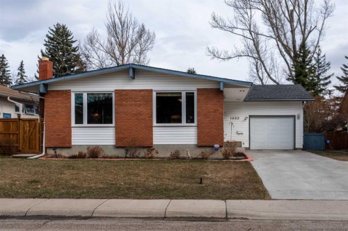 1032 Cantabrian Drive Sw, Calgary, AB - Outdoor