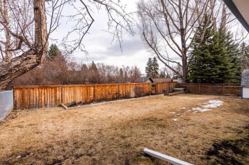 1032 Cantabrian Drive Sw, Calgary, AB - Outdoor