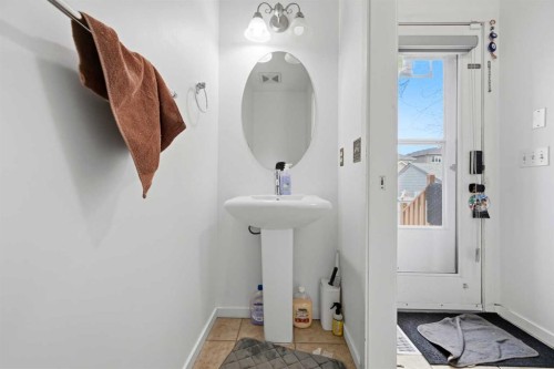 98 Panatella Hill Nw, Calgary, AB - Indoor Photo Showing Bathroom