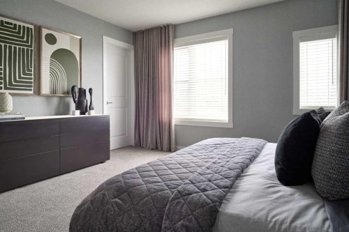 124 Royston Gardens Nw, Calgary, AB - Indoor Photo Showing Bedroom