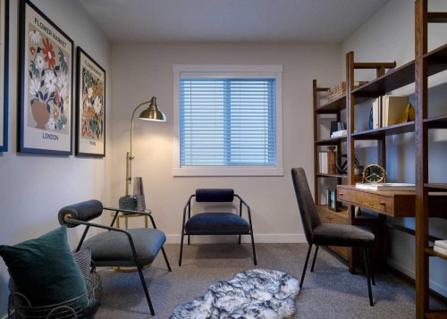 124 Royston Gardens Nw, Calgary, AB - Indoor Photo Showing Other Room
