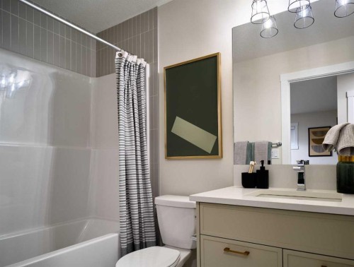 124 Royston Gardens Nw, Calgary, AB - Indoor Photo Showing Bathroom