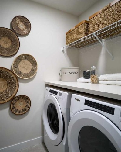 124 Royston Gardens Nw, Calgary, AB - Indoor Photo Showing Laundry Room