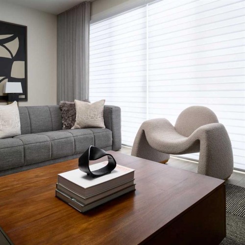 124 Royston Gardens Nw, Calgary, AB - Indoor Photo Showing Living Room