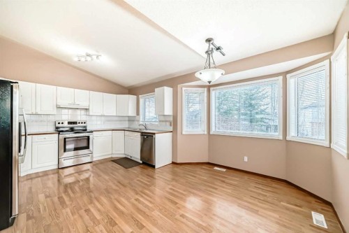 37 Arbour Wood Place Nw, Calgary, AB - Indoor Photo Showing Kitchen