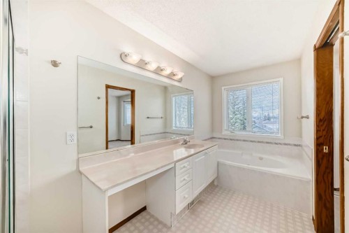 37 Arbour Wood Place Nw, Calgary, AB - Indoor Photo Showing Bathroom