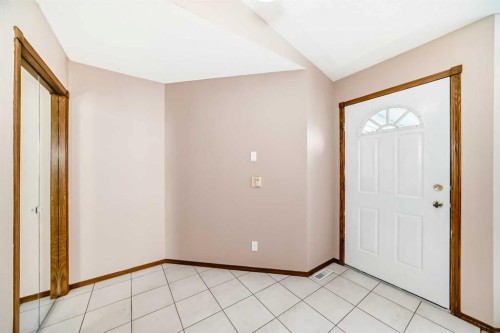 37 Arbour Wood Place Nw, Calgary, AB - Indoor Photo Showing Other Room