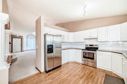 37 Arbour Wood Place Nw, Calgary, AB - Indoor Photo Showing Kitchen