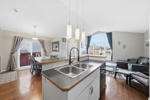 15 Cranberry Square Se, Calgary, AB 