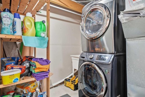 15 Cranberry Square Se, Calgary, AB 