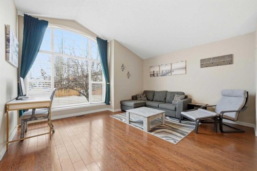 15 Cranberry Square Se, Calgary, AB 