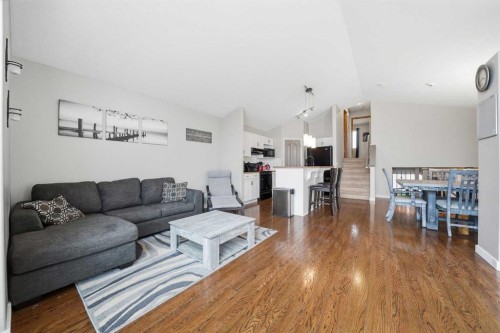 15 Cranberry Square Se, Calgary, AB 