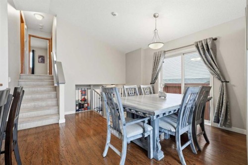 15 Cranberry Square Se, Calgary, AB 