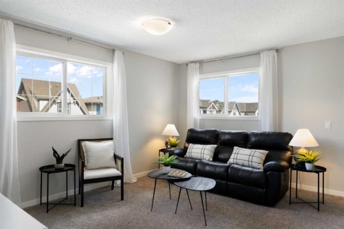 44 Marquis Link Se, Calgary, AB - Indoor Photo Showing Living Room