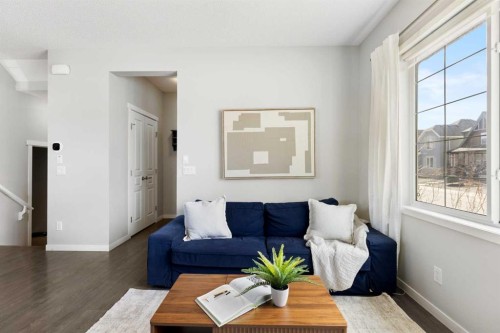 44 Marquis Link Se, Calgary, AB - Indoor Photo Showing Living Room