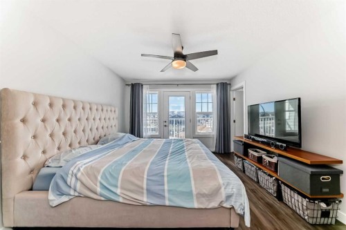 172 Rowmont Boulevard Nw, Calgary, AB - Indoor Photo Showing Bedroom