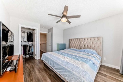 172 Rowmont Boulevard Nw, Calgary, AB - Indoor Photo Showing Bedroom