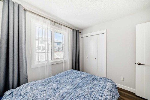 172 Rowmont Boulevard Nw, Calgary, AB - Indoor Photo Showing Bedroom
