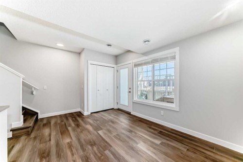 172 Rowmont Boulevard Nw, Calgary, AB - Indoor Photo Showing Other Room