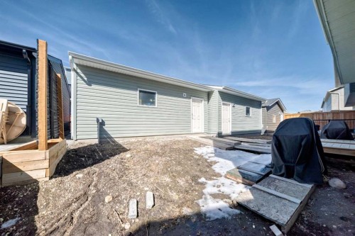 172 Rowmont Boulevard Nw, Calgary, AB - Outdoor With Exterior