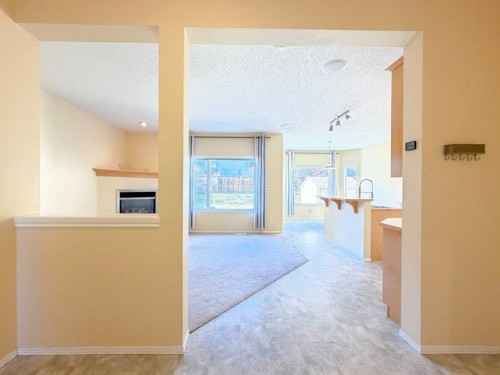 21 Panamount Hill Nw, Calgary, AB - Indoor Photo Showing Other Room
