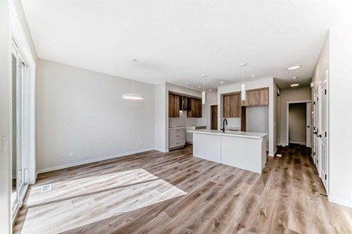 1069 Sawgrass Link Nw, Airdrie, AB - Indoor Photo Showing Kitchen