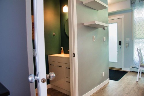 112-1740 9 Street Nw, Calgary, AB - Indoor Photo Showing Other Room