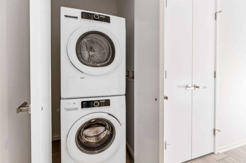404-615 6 Avenue Se, Calgary, AB - Indoor Photo Showing Laundry Room