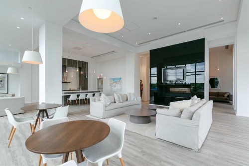 404-615 6 Avenue Se, Calgary, AB - Indoor Photo Showing Living Room