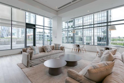 404-615 6 Avenue Se, Calgary, AB - Indoor Photo Showing Living Room
