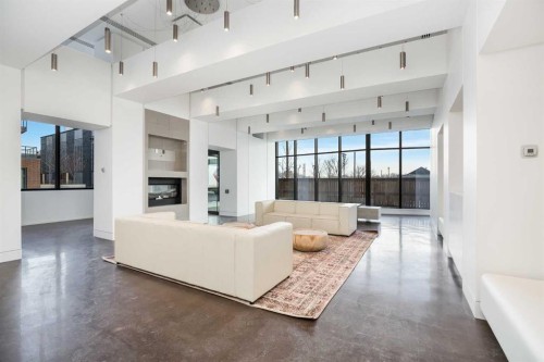 404-615 6 Avenue Se, Calgary, AB - Indoor With Fireplace