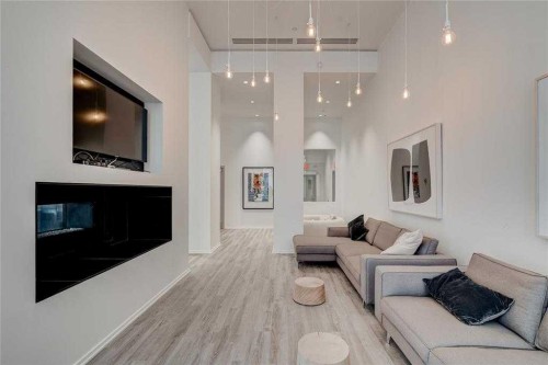 404-615 6 Avenue Se, Calgary, AB - Indoor Photo Showing Living Room