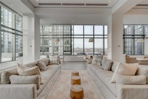 404-615 6 Avenue Se, Calgary, AB - Indoor Photo Showing Living Room