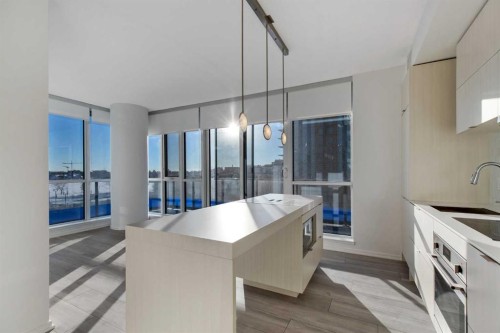 404-615 6 Avenue Se, Calgary, AB - Indoor Photo Showing Kitchen