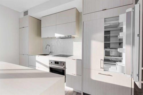 404-615 6 Avenue Se, Calgary, AB - Indoor Photo Showing Kitchen With Upgraded Kitchen