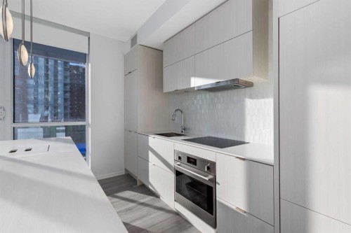 404-615 6 Avenue Se, Calgary, AB - Indoor Photo Showing Kitchen